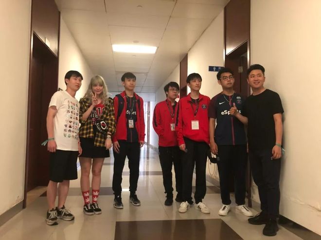 半空间的内 半空间的内